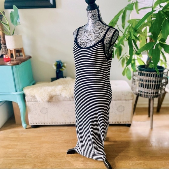 🏷️ 4/$25 Volcom Rave New World Striped Soft Ribbed Tank Midi Dress - Picture 6 of 6
